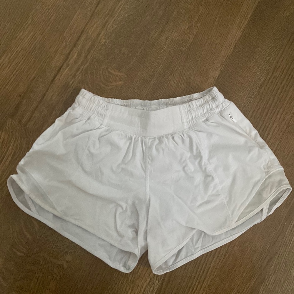 White lululemon shorts 4”